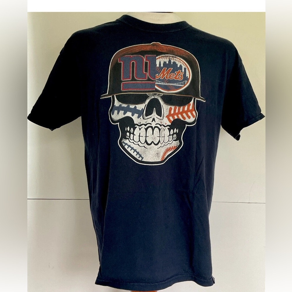 SunFrog New York Giants/New York Mets Graphic T-Shirt Size Large